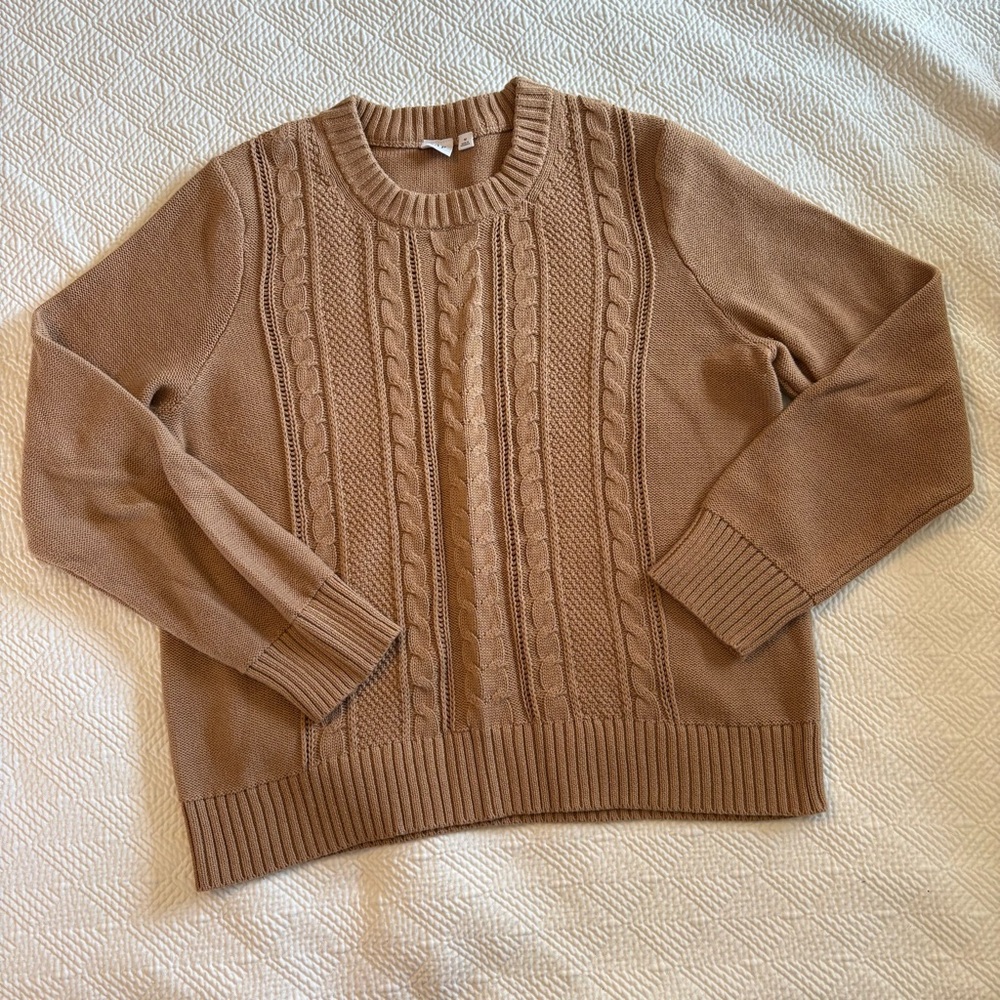 Gap sweater